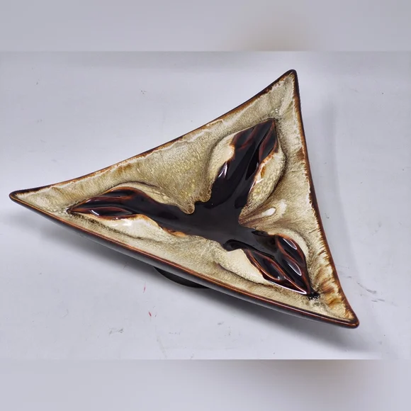 Vintage Ceramic Triangle Ashtray - Picture 2 of 3